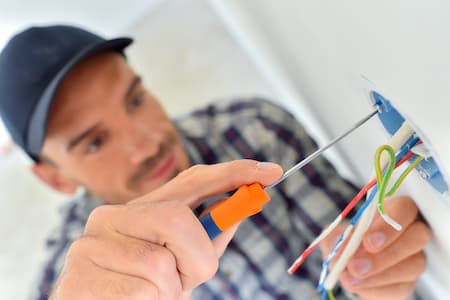 Electrician On The Way? Be Sure To Be Prepared By Following These 3 Steps
